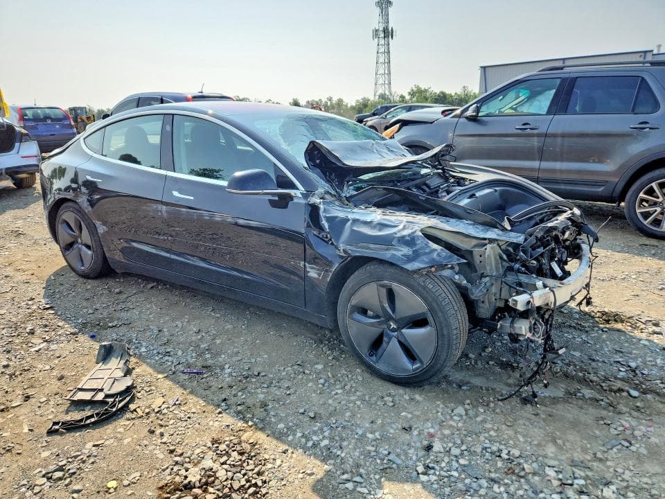 2018 TESLA MODEL 3 4