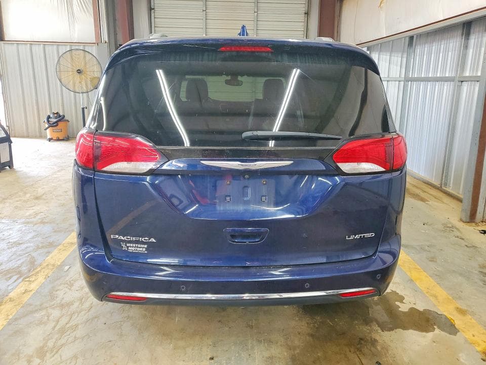 2017 CHRYSLER PACIFICA LIMITED 6