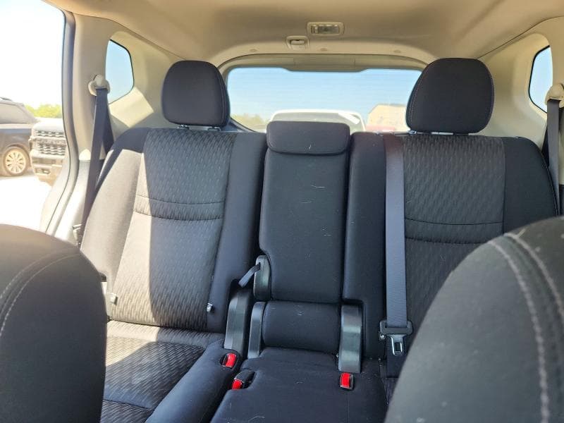 2017 NISSAN ROGUE SV 10