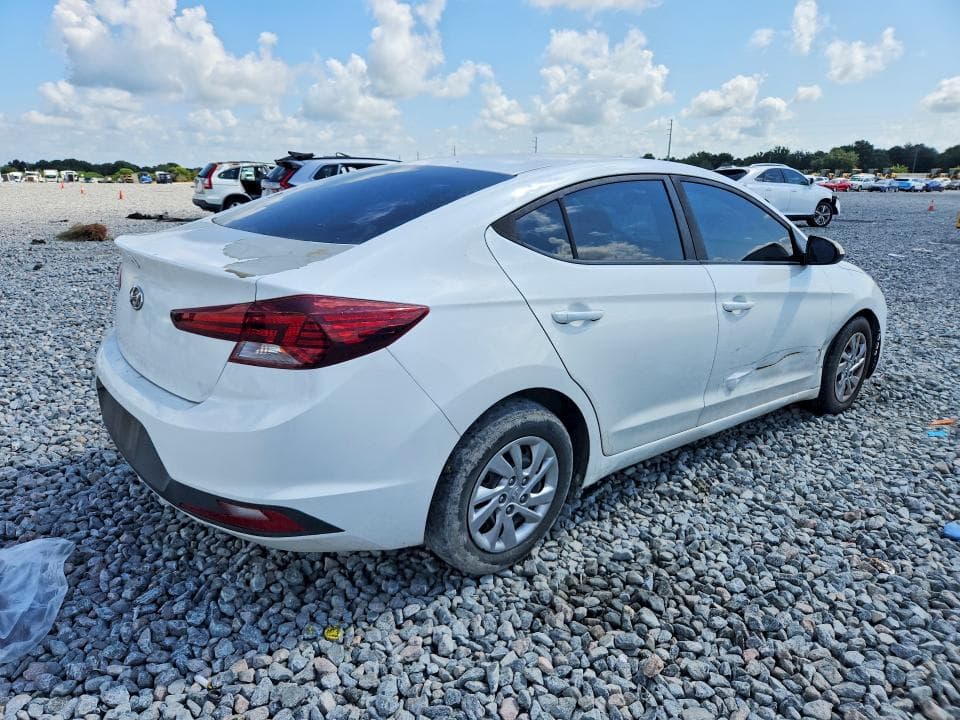 2019 HYUNDAI ELANTRA SE 3