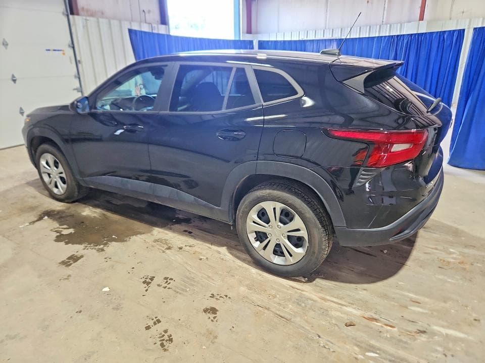 2024 CHEVROLET TRAX LS 2
