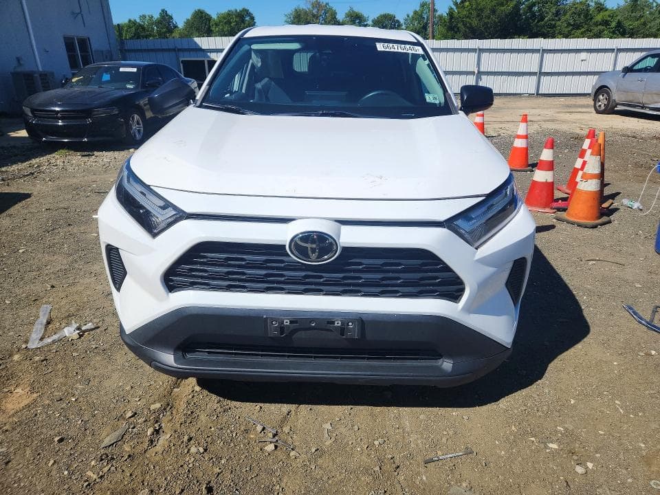 2023 TOYOTA RAV4 LE 5
