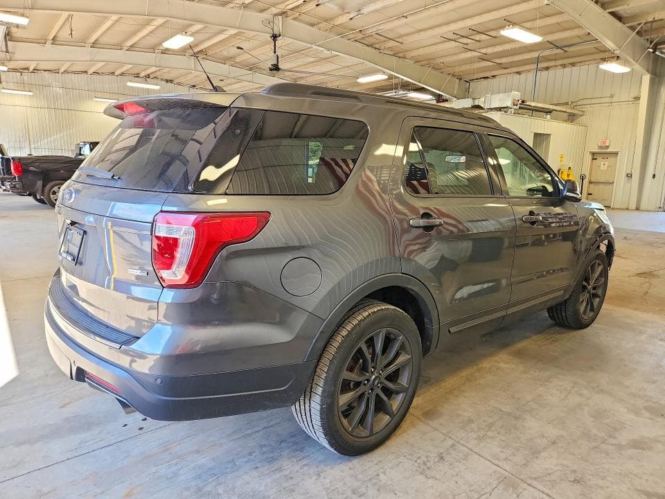 2018 FORD EXPLORER XLT 3