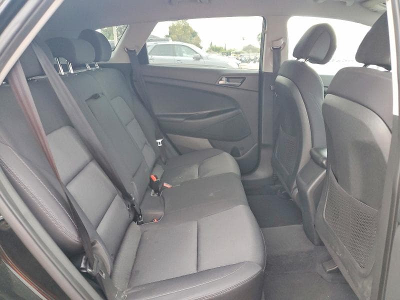 2017 HYUNDAI TUCSON SE 11