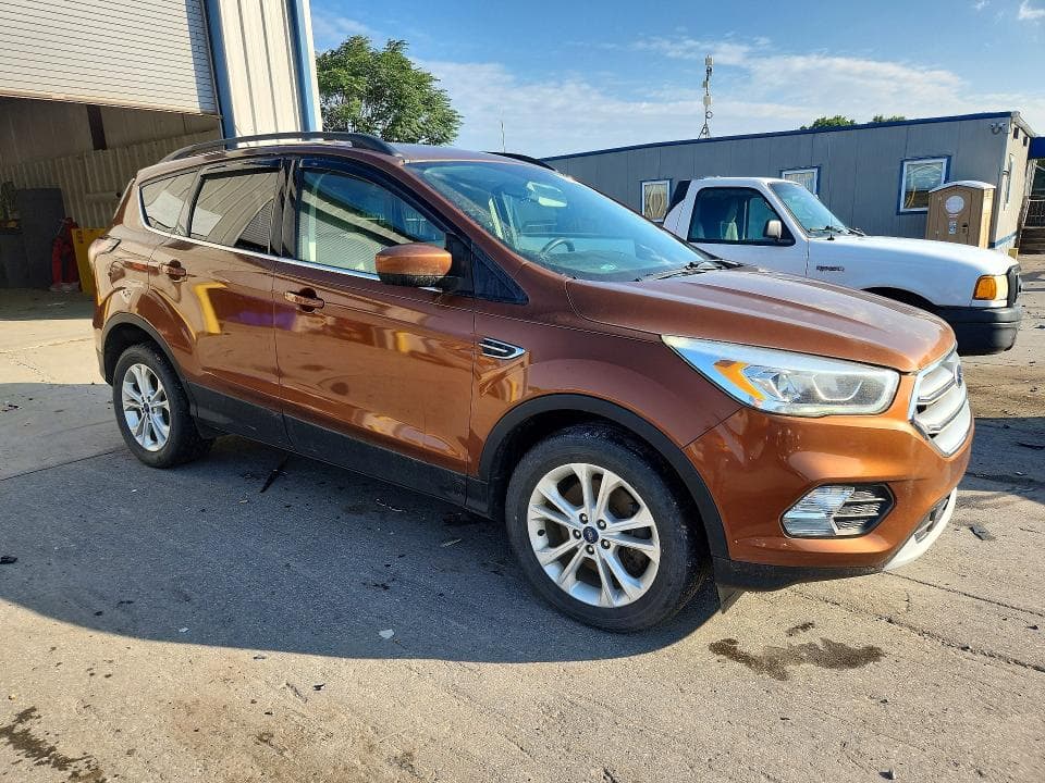 2017 FORD ESCAPE SE 4