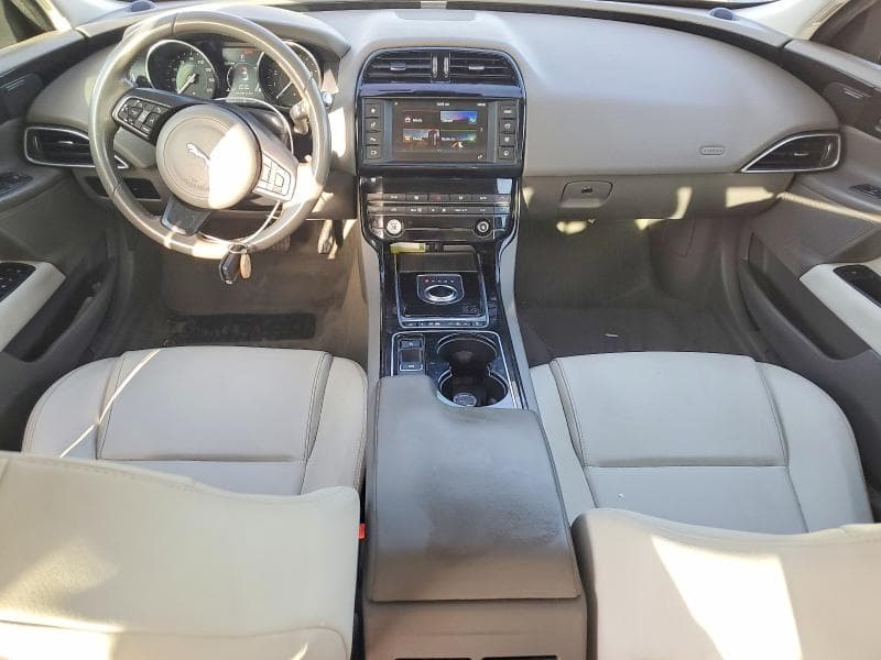 2017 JAGUAR XE PREMIUM 8