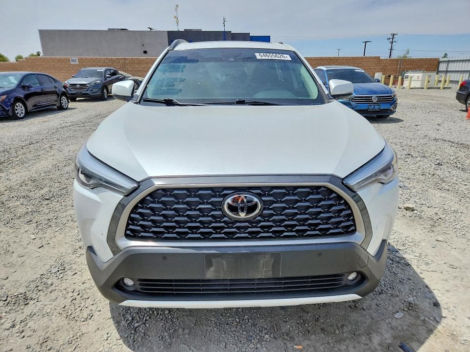 2022 TOYOTA COROLLA CROSS XLE 5