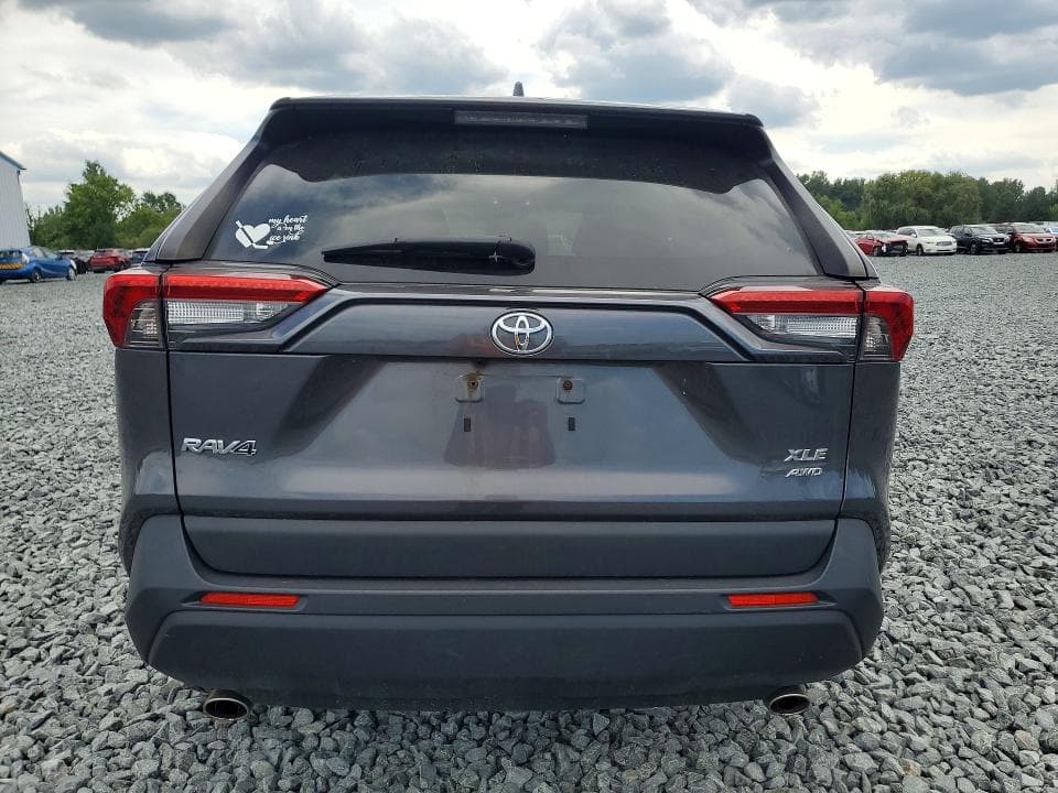 2020 TOYOTA RAV4 XLE 6