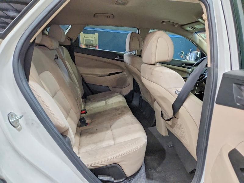 2017 HYUNDAI TUCSON SE 11