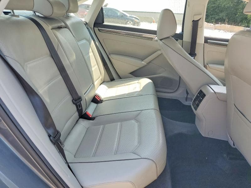 2017 VOLKSWAGEN PASSAT SE 10