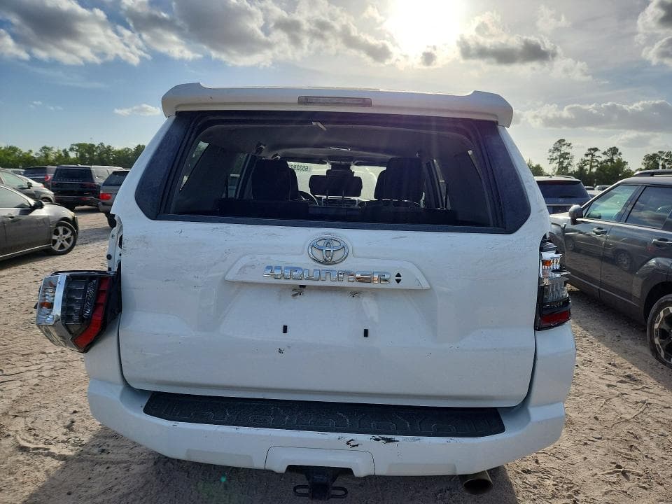 2023 TOYOTA 4RUNNER SR5 6