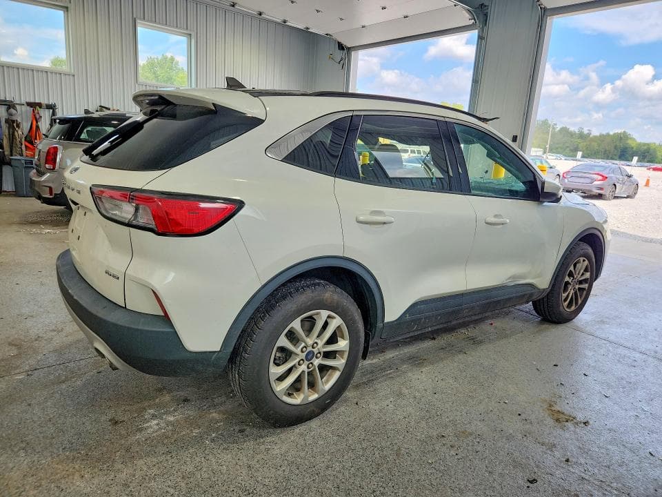 2021 FORD ESCAPE SE 3