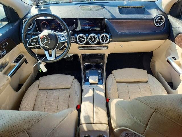 2021 MERCEDES-BENZ GLA 250 4MATIC 8