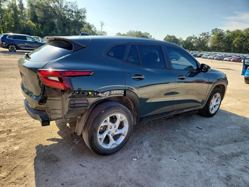 2025 CHEVROLET TRAX LS 3
