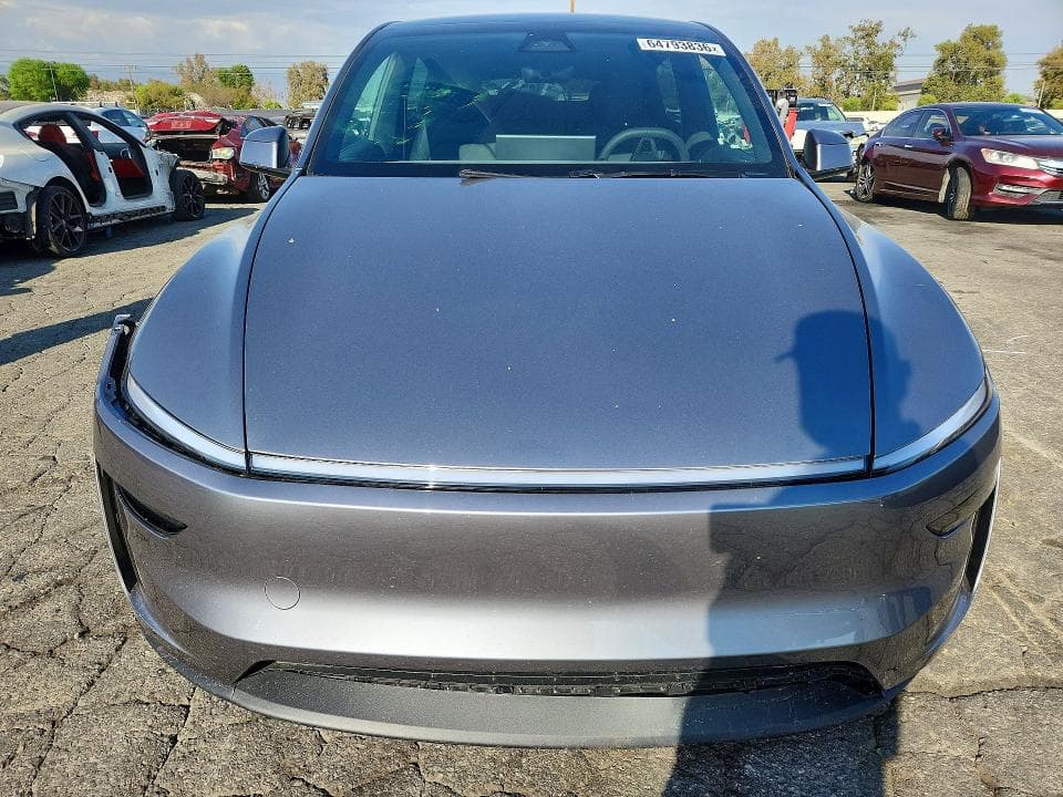 2026 TESLA MODEL Y 5