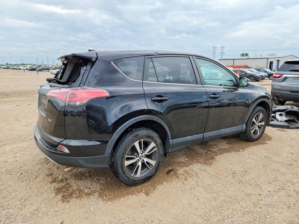 2018 TOYOTA RAV4 XLE 3