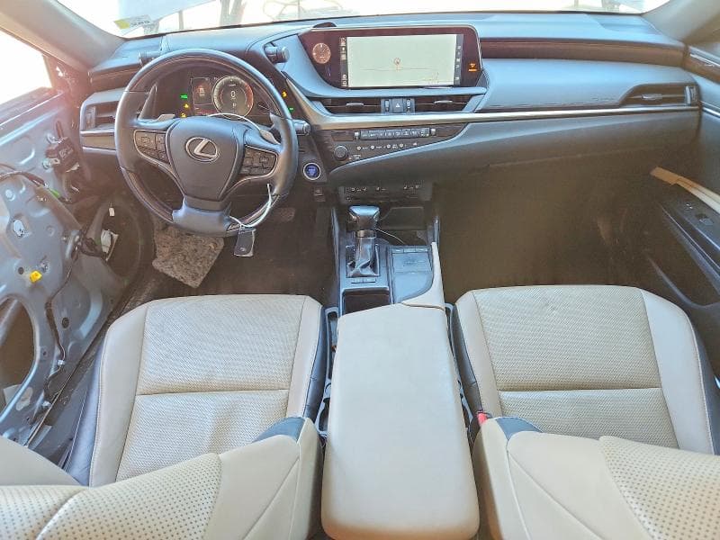 2019 LEXUS ES 300H 8