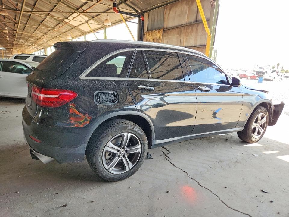 2018 MERCEDES-BENZ GLC 300 4MATIC 3