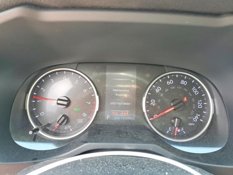 2019 TOYOTA RAV4 XLE 9