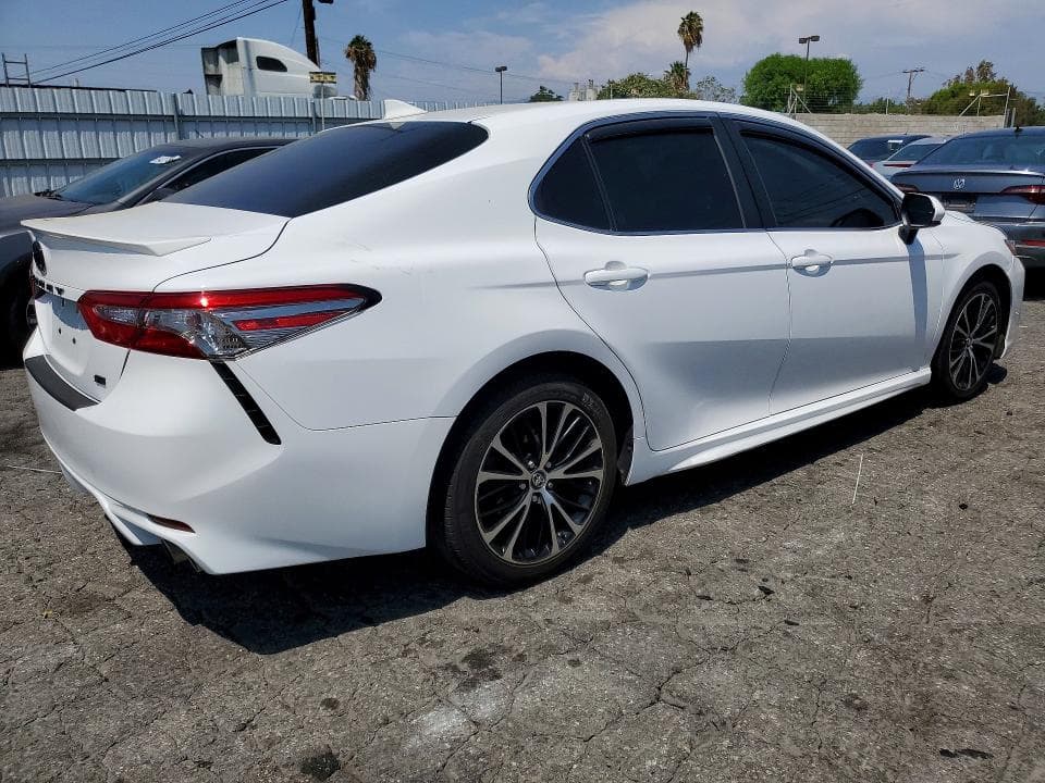 2019 TOYOTA CAMRY SE 3