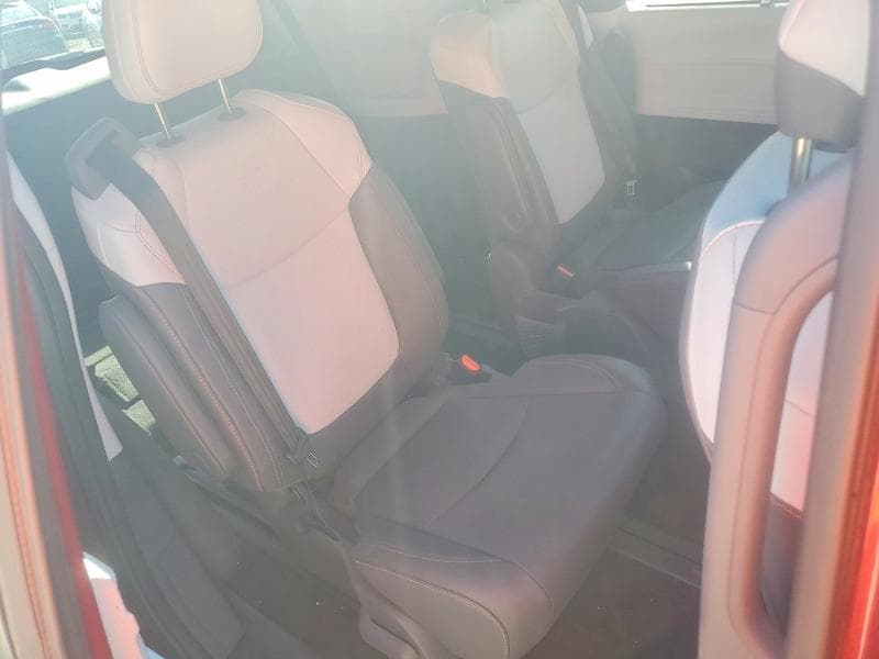 2021 TOYOTA SIENNA XSE 11
