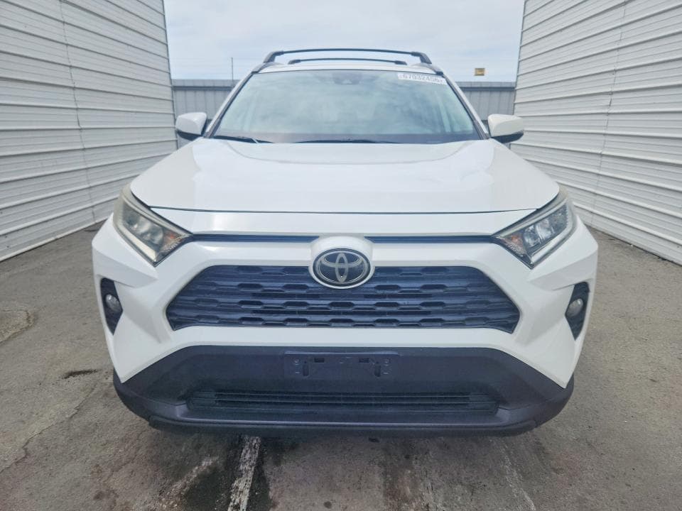 2019 TOYOTA RAV4 XLE 5