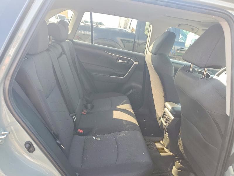 2022 TOYOTA RAV4 XLE 11