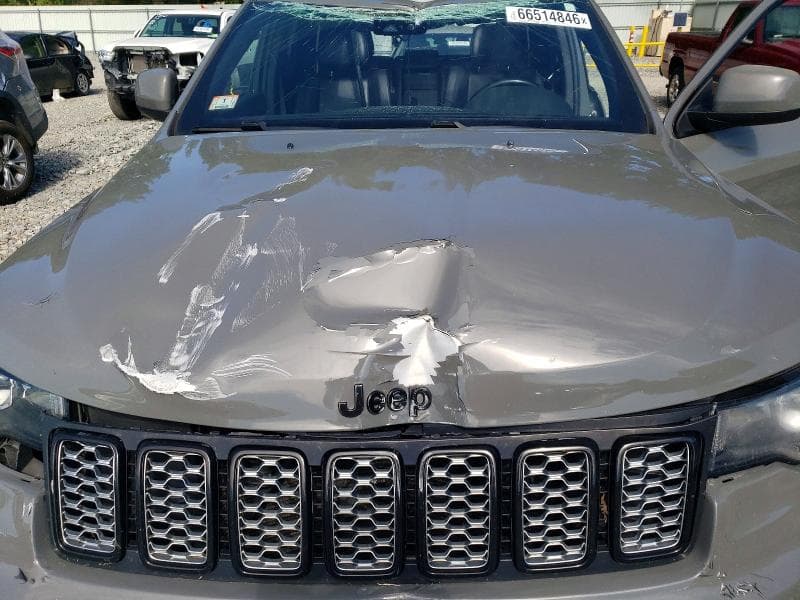 2020 JEEP GRAND CHEROKEE LAREDO 12