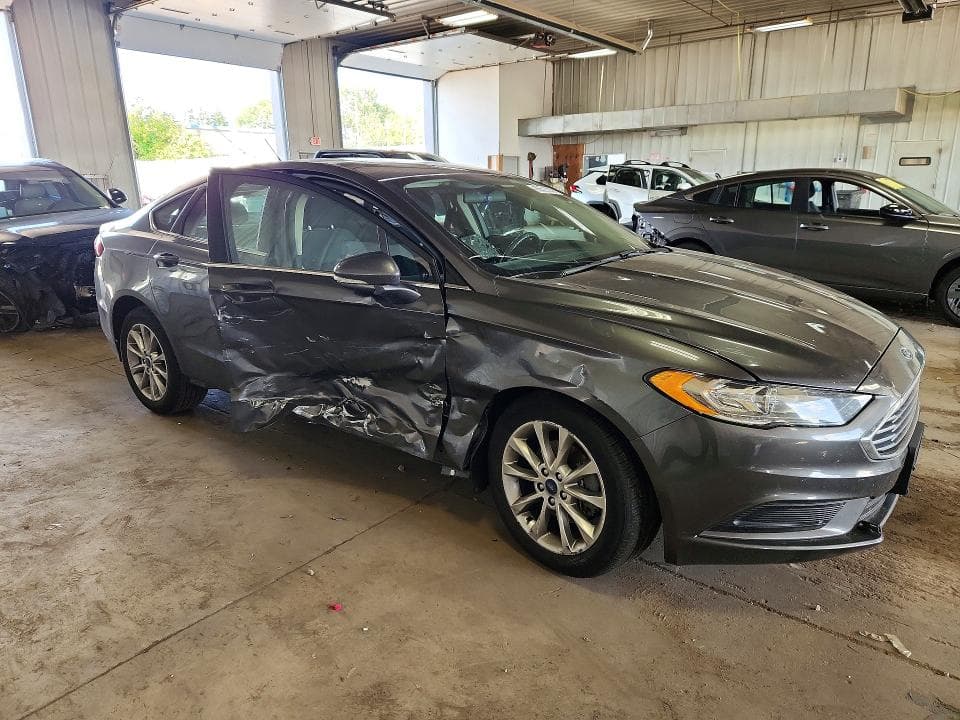 2017 FORD FUSION SE 4