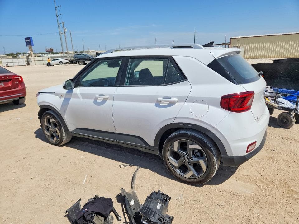 2022 HYUNDAI VENUE SEL 2