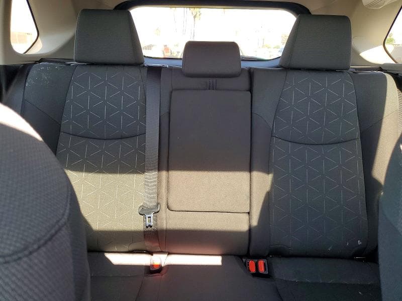 2024 TOYOTA RAV4 XLE 10