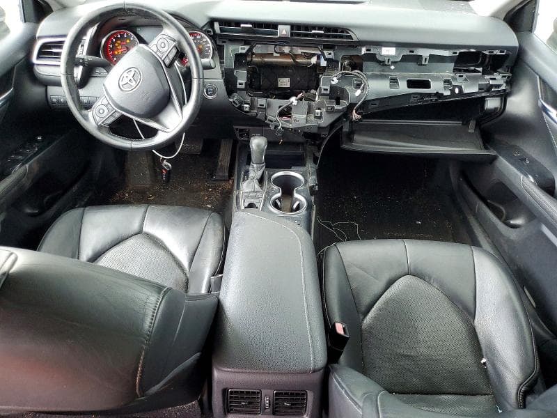 2018 TOYOTA CAMRY XSE 8