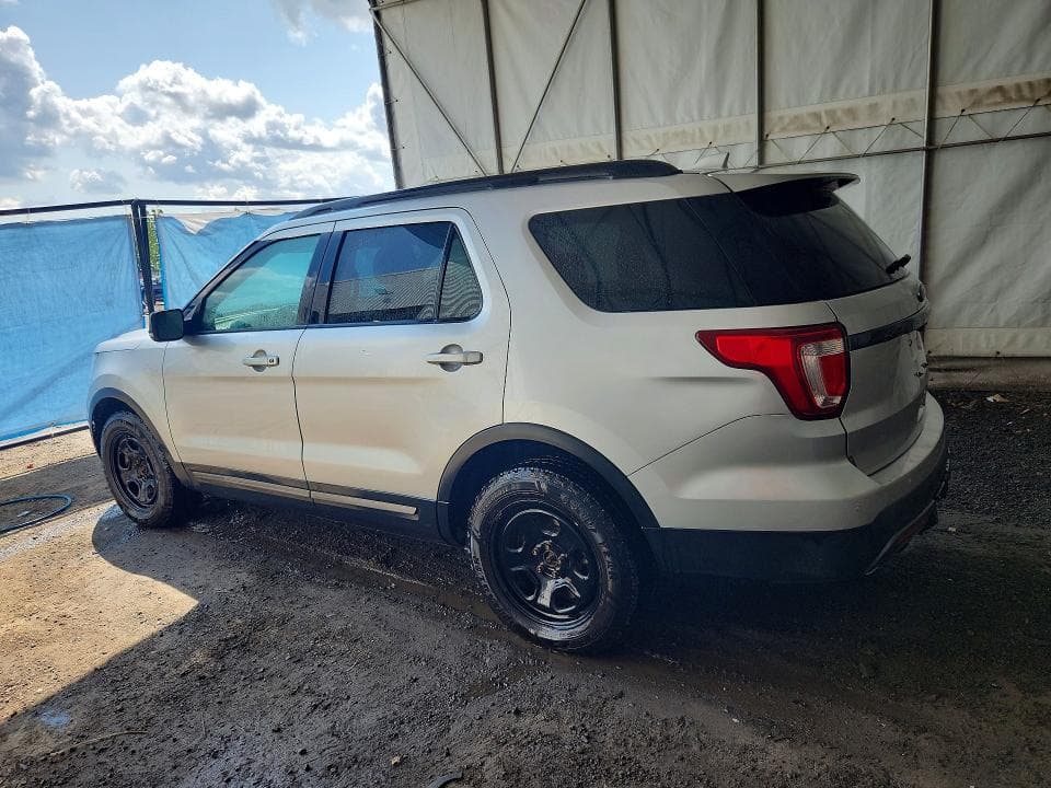 2017 FORD EXPLORER XLT 2
