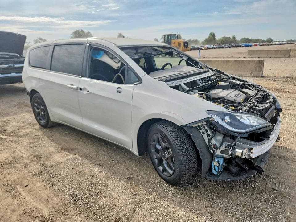 2019 CHRYSLER PACIFICA TOURING PLUS 4