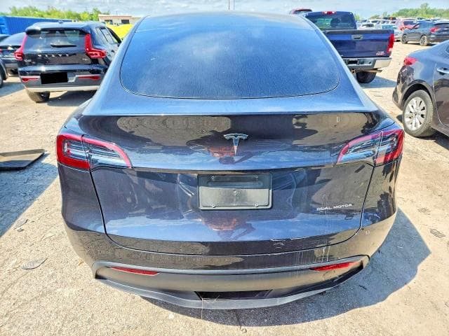 2024 TESLA MODEL Y 6