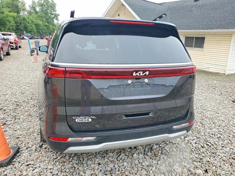 2024 KIA CARNIVAL EX 6