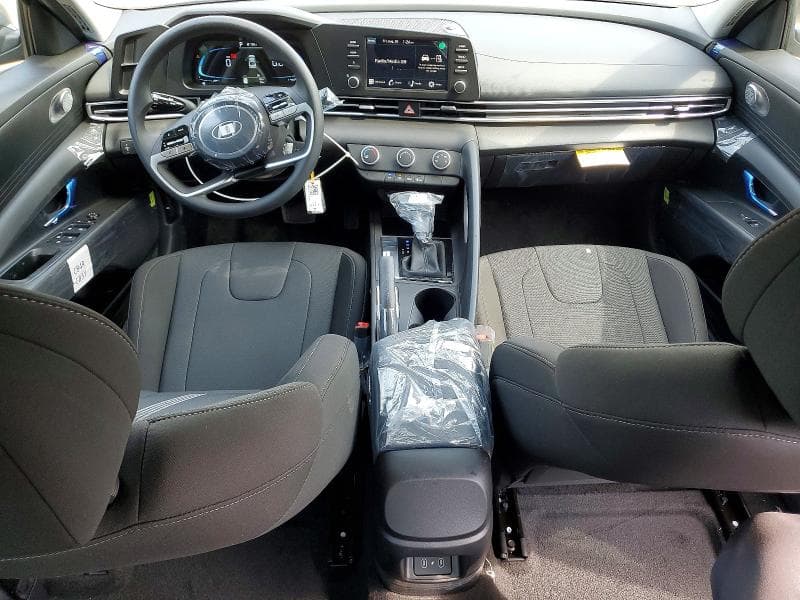 2026 HYUNDAI ELANTRA SE 8