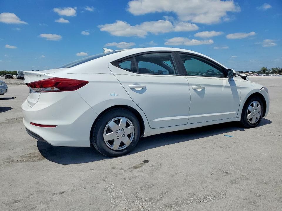 2017 HYUNDAI ELANTRA SE 3
