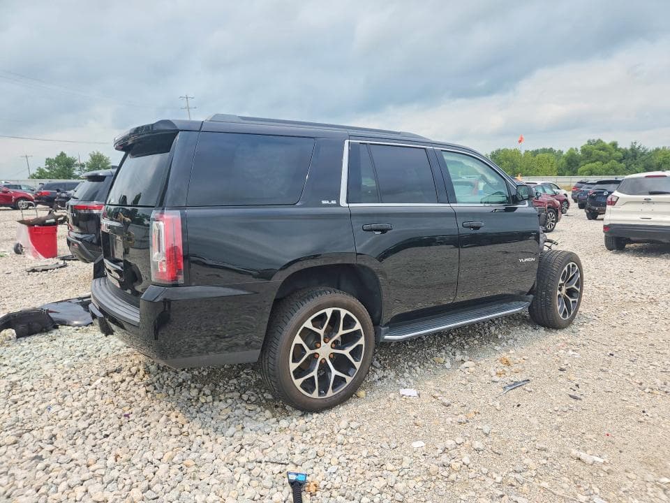 2018 GMC YUKON SLE 3