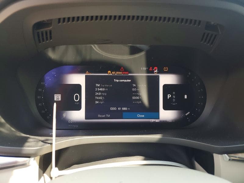 2023 VOLVO XC60 PLUS 9