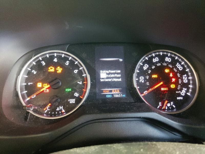 2019 TOYOTA RAV4 XLE 9