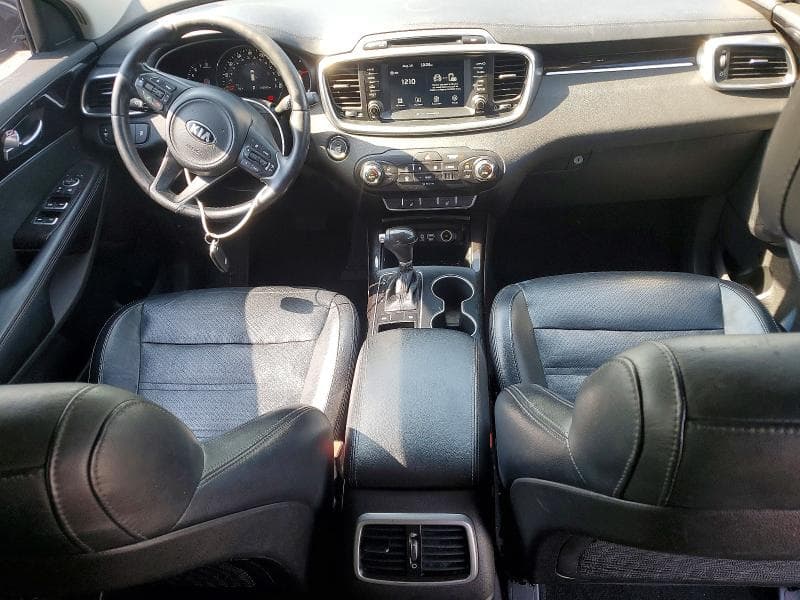 2017 KIA SORENTO EX 8