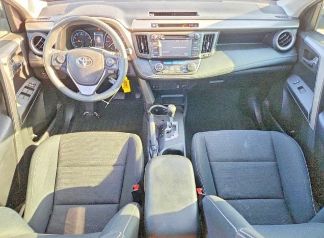 2017 TOYOTA RAV4 XLE 8