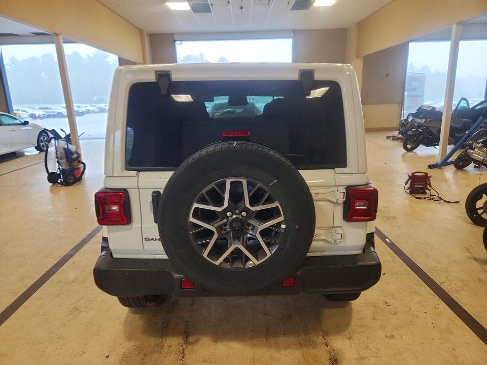 2026 JEEP WRANGLER SAHARA 6