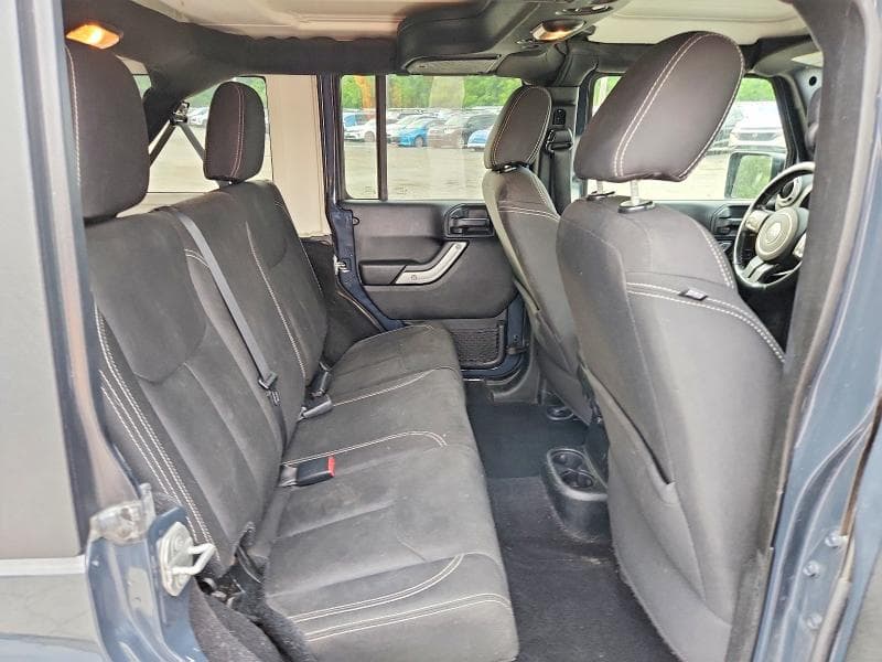 2018 JEEP WRANGLER UNLIMITED SAHARA 11