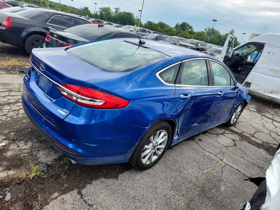 2017 FORD FUSION SE 3