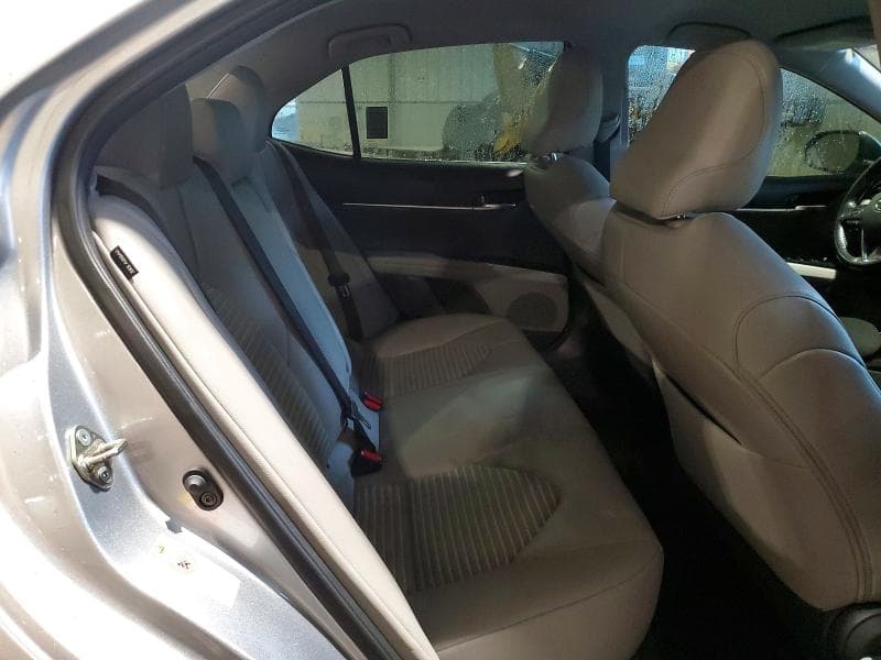2019 TOYOTA CAMRY SE 10