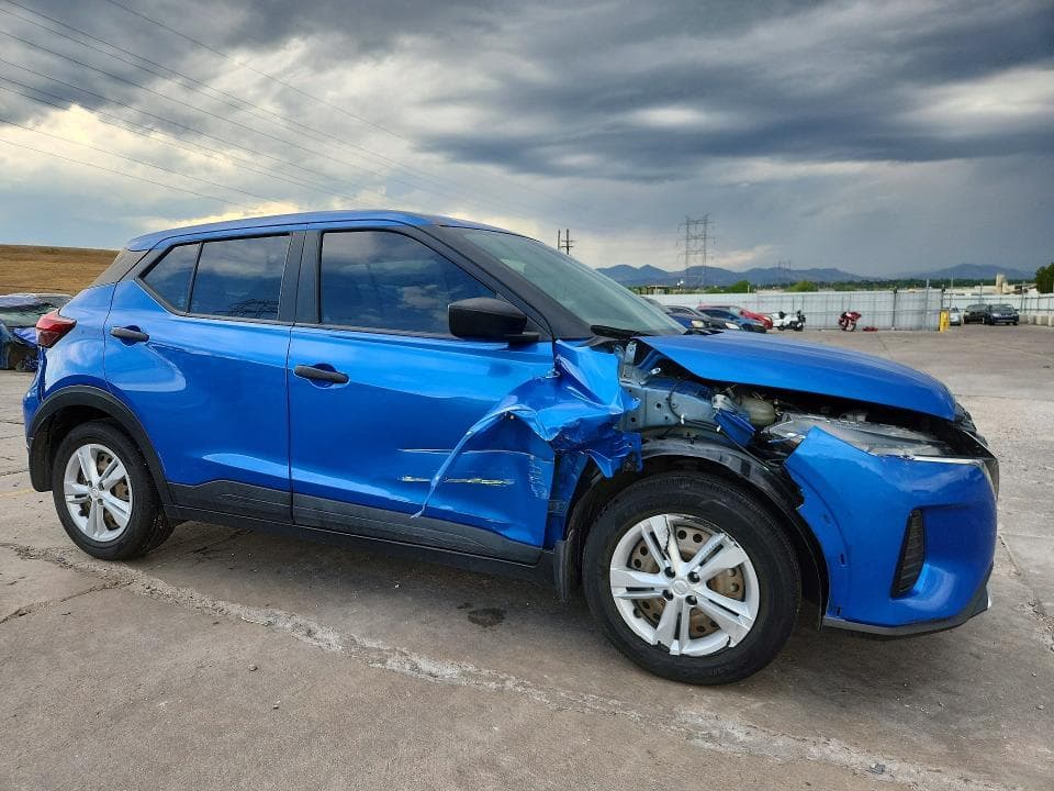 2021 NISSAN KICKS S 4