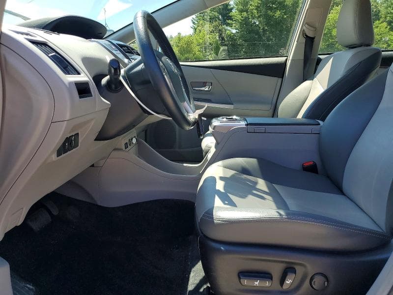 2017 TOYOTA PRIUS V FIVE 7