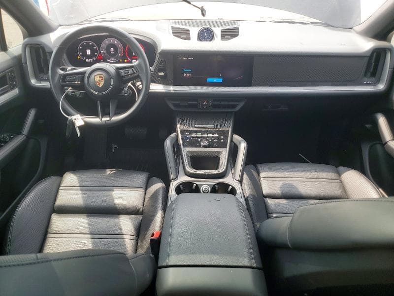 2024 PORSCHE CAYENNE COUPE 8